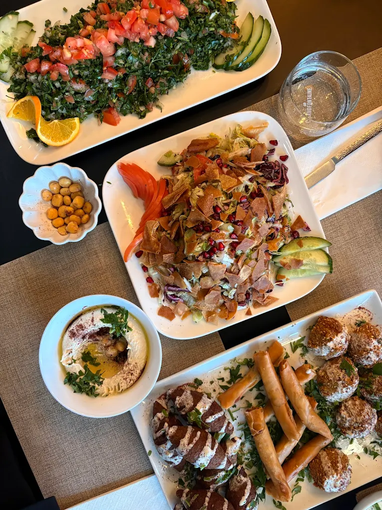 Assortiment de mezzés libanais